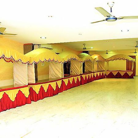 Sindhu Towers Hotel Vellore Exterior photo